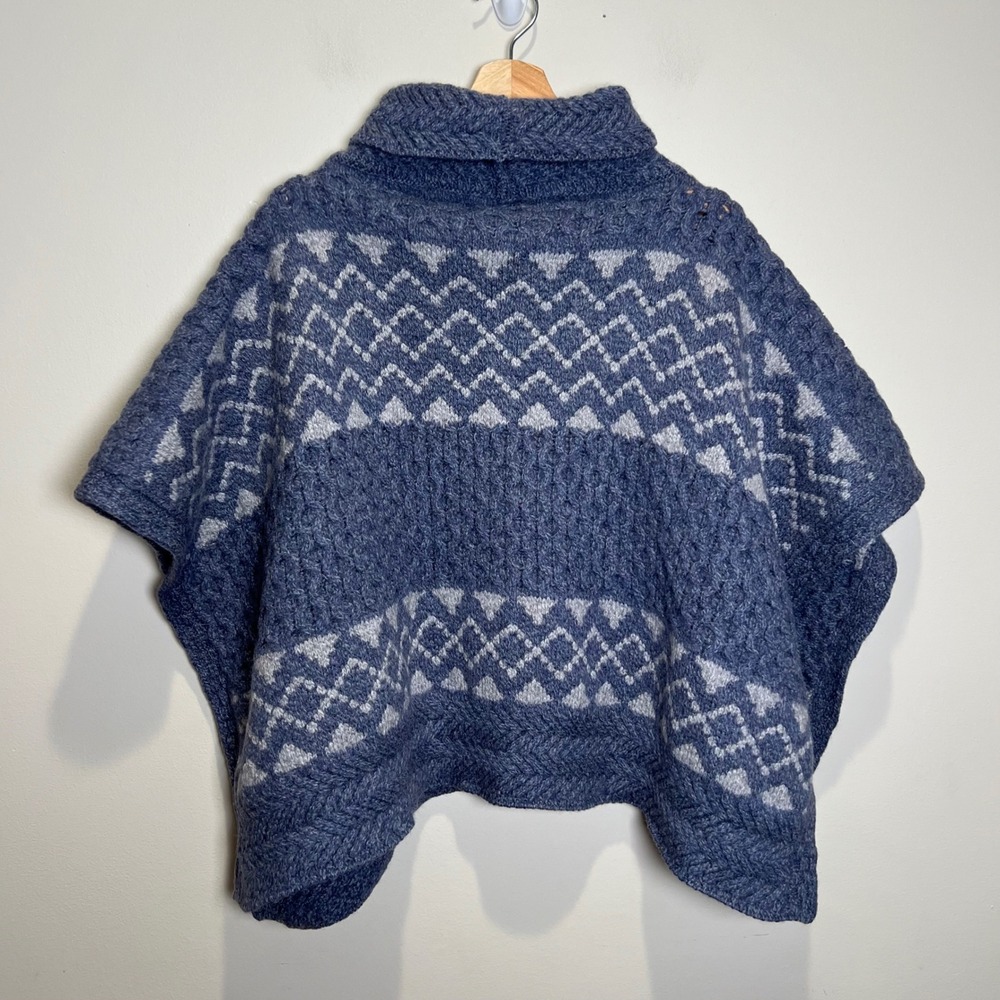Aran Woollen Mills Poncho OS Blue Fair Isle 100% Merino Wool Cowl Neck Cape - Picture 5 of 6